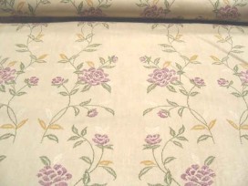 Quiltkatoen Creme met paarse bloemen 1014q