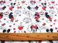 Disney stof Met Micky en Minnie Mouse  100% Gekaard poplin katoen (100% American Carded Cotton Poplin)  150 cm breed.  120 gr/m2