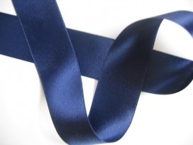 Satijnlint per rol van 25mtr.  Donkerblauw 38 mm