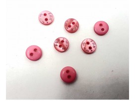 Een klein mini knoopje van Fun for Kids  Kleur oud roze.  Doorsnee 9mm  Met 2 gaatjes