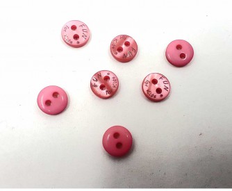 Een klein mini knoopje van Fun for Kids  Kleur oud roze.  Doorsnee 9mm  Met 2 gaatjes