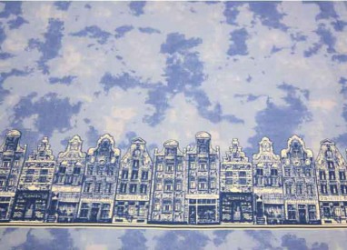 Delfts blauwe stof, blauw gevlekte katoen met aan beide zelfkanten een huisjes rij.  100% katoen  1.50 mtr.br.  123 gr/m²