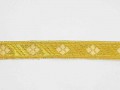 Goudkleurig sinterklaasband met een gouden ruit. Uitstekend geschikt voor Sinterklaaspakken en Zwarte Piet kleding. 15 mm. breed