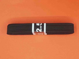 Een bundel stevig elastiek.  Zwart met een breedte van 15mm.  2.5 meter lang