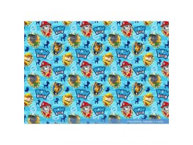 Een lichtblauw/witte poplin/katoenen breedtestreep met Paw Patrol Dog gezichtjes op schildjes 100% katoen 1.50 mtr. br 120 Gr/M2