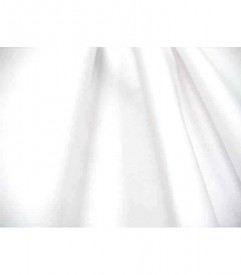 Een witte stretch keperkatoen. 97%katoen/3% spandex 1.30 mtr. br.