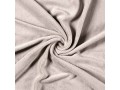 Zeer zachte en soepele licht taupe kleurige wellness fleece, geschikt voor kleding en hobby. 100% polyester 1.50 m . br. 260 gr.