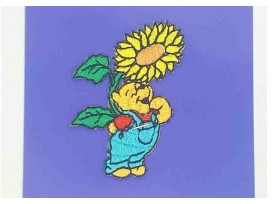 Winnie the Pooh applicatie  Winnie staand onder zonnebloem