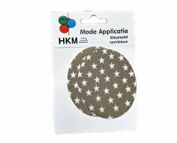 Kniestukken van HKM. Per 2 verpakt  Taupe met witte sterren  Opstrijkbaar  7.5 x 9