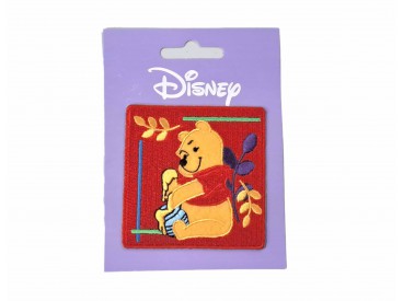 Winnie de Pooh applicatie  Vierkante applicatie van Winnie met een een pot honing  Bijna 7x7 cm  Opstrijkbaar