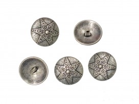 Metalen cosplay knoop op een steeltje, met 6 puntige ster.  Oudzilverkleurig en bewerkt.Doorsnee: 20 mm.