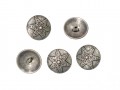 Metalen cosplay knoop op een steeltje, met 6 puntige ster.  Oudzilverkleurig en bewerkt.Doorsnee: 20 mm.