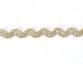 Zigzagband goudkleurig  Breedte ongeveer 10 mm. (Gemeten aan de buitenkant van de boogjes)  Het band is ongeveer 6 mm breed.
