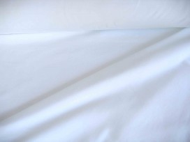 Mooie rekbare witte tricot van de firma Nooteboom.  92% katoen/8% elastan  1,60 meter breed  240 gram p/m² 