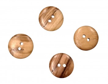 Houten knoop met een doorsnee van 24 mm.  Bruintinten met nerven. Knopen zijn allemaal verschillend.  Glad, 2 gaats.  