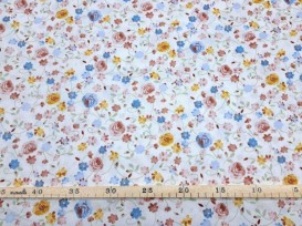 Een mooie poplin katoen met een bloemprint.  100% katoen  1.60 mtr. breed!!!  1.10 gr./m²