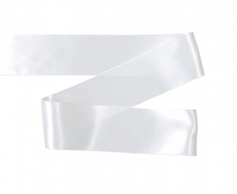 Satijnlint offwhite dubbelzijdig van 50 mm breed  Dit satijnlint voelt heel zacht en natuurlijk aan. 100 % PES
