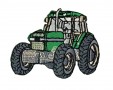 Applicatie van een groene tractor  Deze is opstrijkbaar  Afmetingen ongeveer 6,5 cm x 5,5 cm.