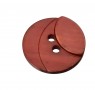 Kunststof knoop met 2 gaten  Drie kleuren warmrood in drie laagjes.  Doorsnee ongeveer 12,5 mm  Knopen worden per stuk verkocht.