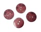 Houten knoop met 2 gaten  Donkerrood  Doorsnee ongeveer 21,5 mm  Met de woorden Bizz Kids.