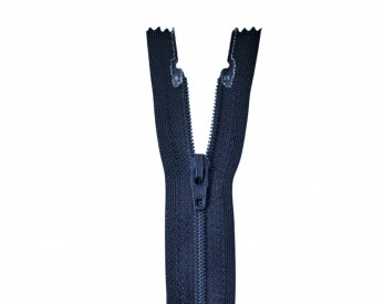 Marine, diep donkerblauw, bijna zwarte rokrits  18 cm lang.