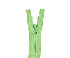 Lime kleurige rokrits  20 cm lang.