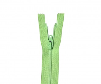 Lime kleurige rokrits  20 cm lang.