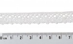 Wit kantklos kant van 13 mm breed  100% katoen