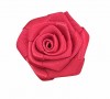 Corsage. Een rode opnaaibare roos applicatie  Doorsnee ongeveer 30 mm  Deze roosapplicaties worden per stuk verkocht
