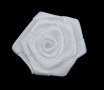 Corsage. Een witte opnaaibare roos applicatie  Doorsnee ongeveer 30 mm  Deze roosapplicaties worden per stuk verkocht