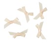 Een opnaaibaar strikje creme  Ongeveer 35 x 16 mm  Deze strikjes worden per stuk verkocht