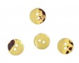 2 Gaats kunststof knoop geel met een doorsnee van ongeveer 12.5 mm.  1 kant effen, de andere kant gevlekt.