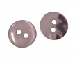 2 Gaats kunststof knoop taupe met een doorsnee van ongeveer 12.5 mm.  1 kant effen, de andere kant gevlekt.