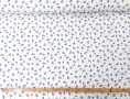 Witte katoen met delftsblauwe takjes.  100% katoen  1.40 mtr breed  123 gram/m2
