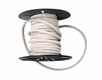 Suede koord   Offwhite  Breed: ongeveer 3 mm.