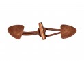 Houtje/touwtje sluiting.  Cognac.  Ongeveer 15 x 4 cm.  Kunstleer.  Katoen/polyester touw.  Kunststof knoop