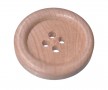 Houten mantelknoop 4 gaats  Doorsnee ongeveer 30 mm.  Lichte houtkleur. Met nerven en opstaande rand.