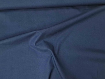 Effen katoen in de kleur donkerblauw.  100% katoen  1.45 mtr. breed.  130 gr./m²