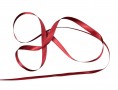 Satijnlint dubbelzijdig Donkerrood  8 mm breed  100 % polyester.  Dit satijnband voelt heel zacht en natuurlijk aan