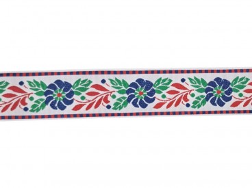 Sierband wit met blauwe bloemen groene en rode blaadjes.  2,5 cm breed