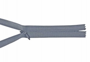 Blinde rits grijs. Niet deelbaar.  Makkelijk in te korten.  22 cm lang.