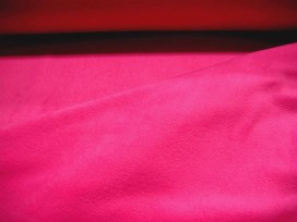 Iets donkerder pinkkleurige anti-pilling fleece. 100% polyester 1.55 mtr.br.