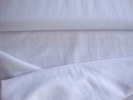 Taslan wit. Praktisch winddicht en waterdicht..  100% nylon  1.45 mtr breed  120 gram/m2