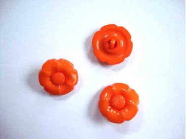 Bloemknoop met hart Oranje 20mm. bh20oranje