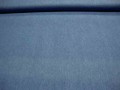 Soepele gewassen blauwe jeans, maar geen blouse kwaliteit, net iets dikker. 100% katoen. 1.50 mtr.br.