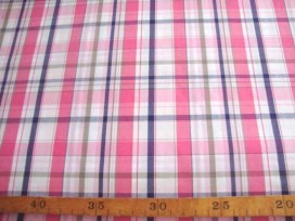 Katoen Wit met roze, taupe, marine ruit 78530