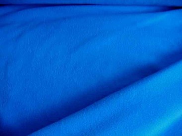 Effen katoen in de kleur blauw.  100% katoen  1.45 mtr. breed.  130 gr./m²