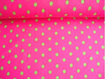 Een pinkkleurige tricot met middelgrote limekleurige stippen. Rekt zowel in de breedte als in de lengte. Doorsnee stip is 9 mm. 