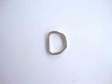 D-Ring zilverkleurig en gesloten.  Buitenmaat: 22x18 mm  Binnenmaat: 19x14 mm