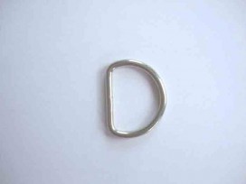 D-Ring zilverkleurig en gesloten.  Buitenmaat: 33x23 mm  Binnenmaat: 28x20 mm
